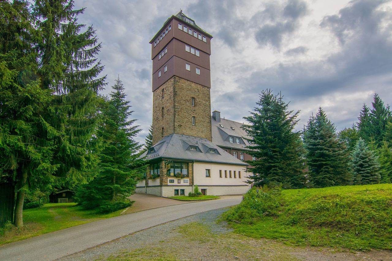 Pöhlberg wandern: Basalt, Turm und Runden bei Annaberg