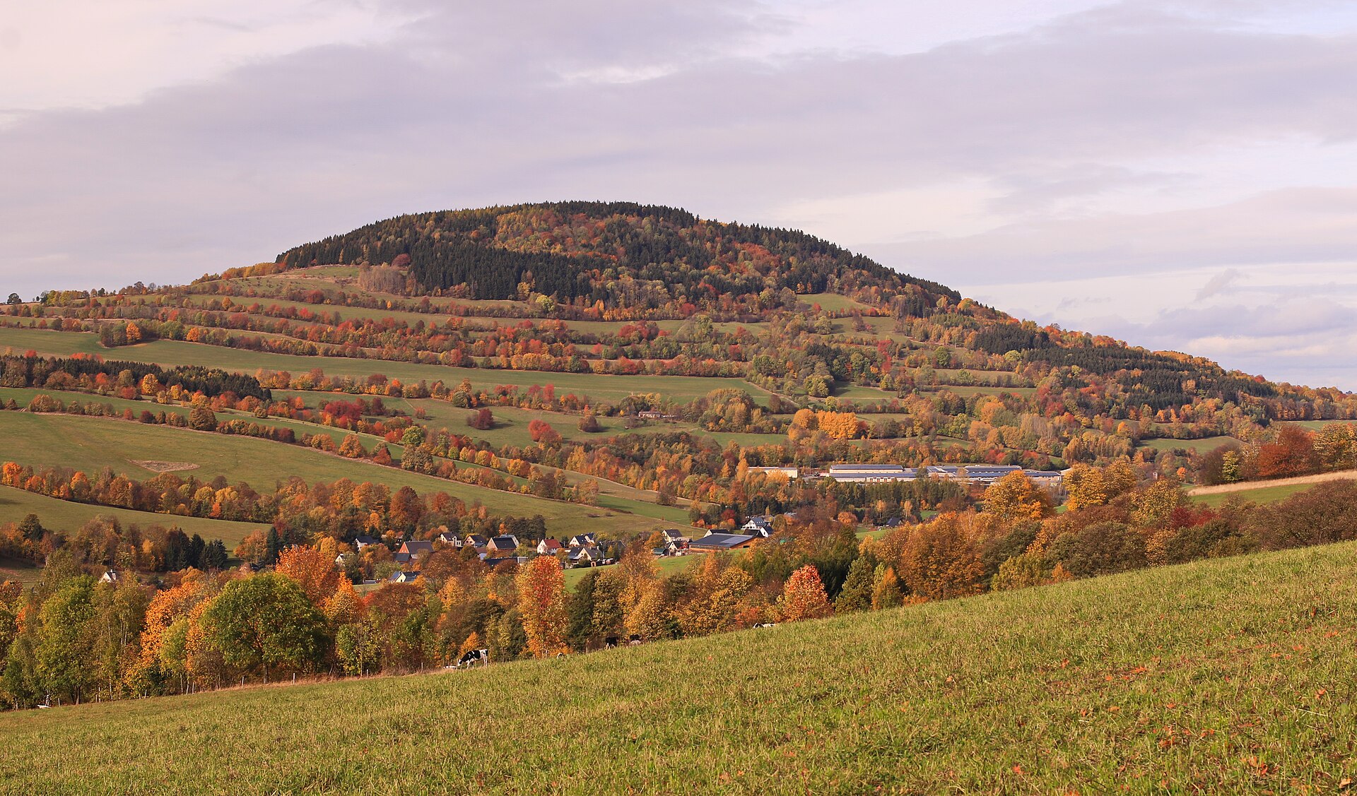 Erzgebirge heute, 30. September 2026: Trockener, milder Mittwoch mit 20 Grad im Tal, frischer Wind am Kamm